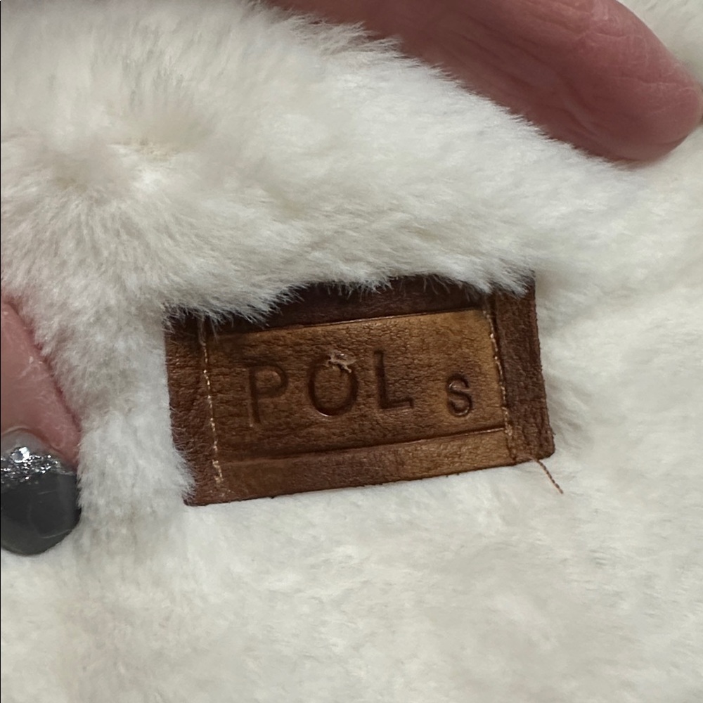 POL Cream Faux Fur Vest size Small - Picture 3 of 4